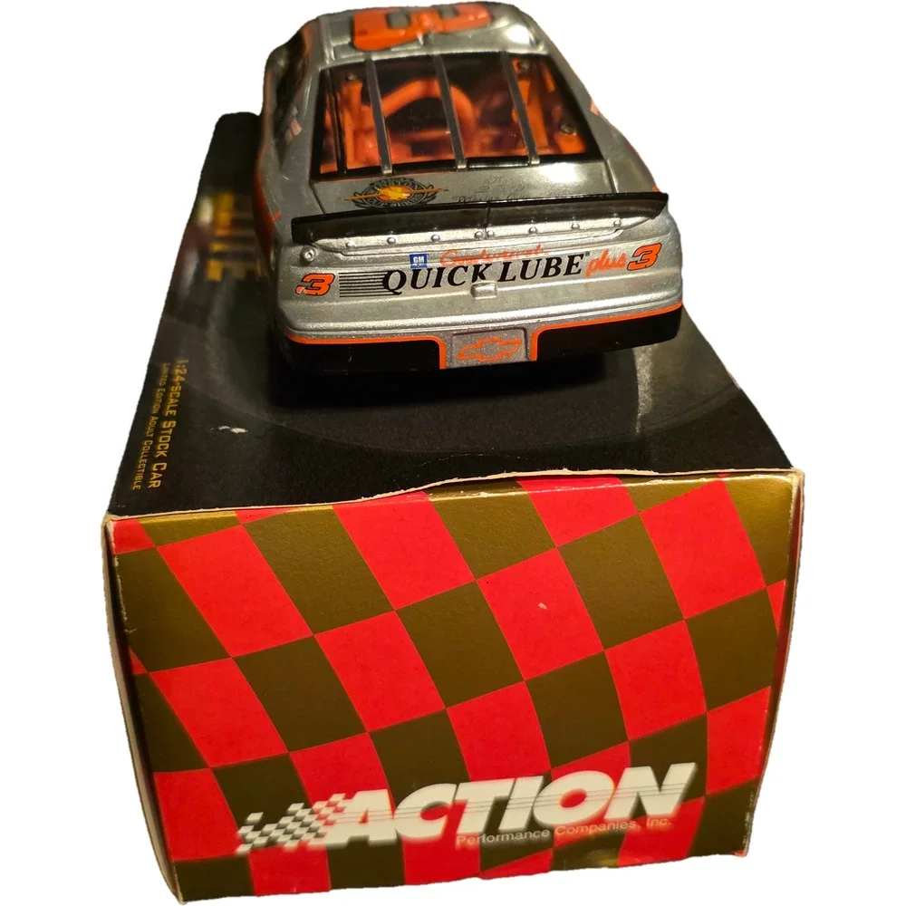 Dale Earnhardt #3 GM Goodwrench Silver Select 1995 Monte Carlo Elite 1:24 Nascar